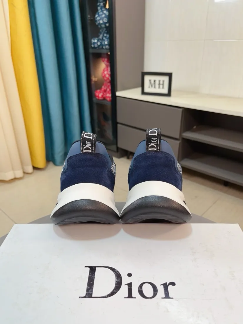 Men's men's shoes 💰440🌹🌹【Dior】Best-selling official website world premiere🔝High-end men's shoes brand official website latest series: The upper is made of imported cowhide with specially designed fabrics➕Mesh breathable lining. Make walking more convenient and comfortable! Compared with the official quality, Midea’s 1:1 replica. Create a fashionable personality to set off your uniqueness! A must-have for trendy men! Classic style. Men's sizes: 38-44.
